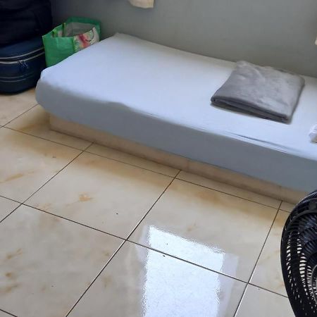 Cama em dormitório misto Brasília Exterior foto